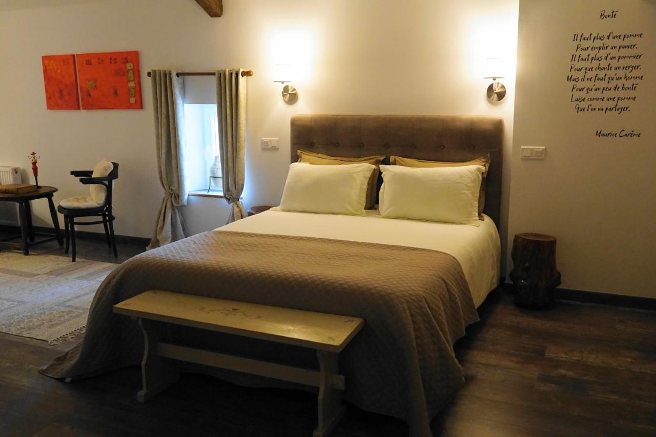 Bed and Breakfast Le Chemin Challignac Esterno foto