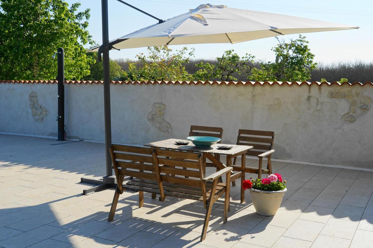 Bed and Breakfast Le Chemin Challignac Esterno foto