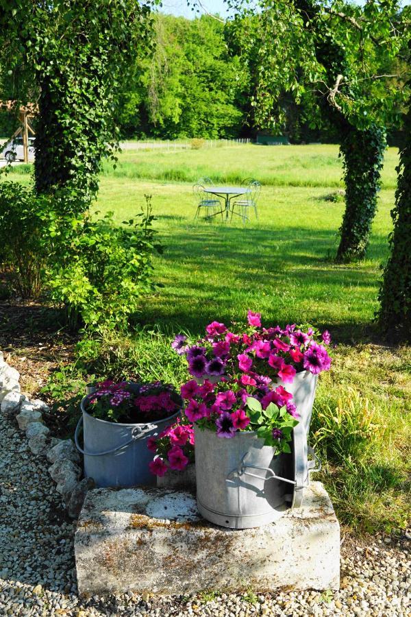 Bed and Breakfast Le Chemin Challignac Esterno foto