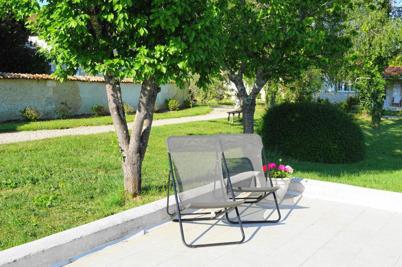 Bed and Breakfast Le Chemin Challignac Esterno foto