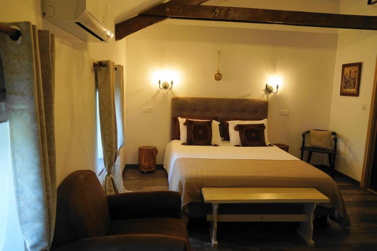 Bed and Breakfast Le Chemin Challignac Esterno foto