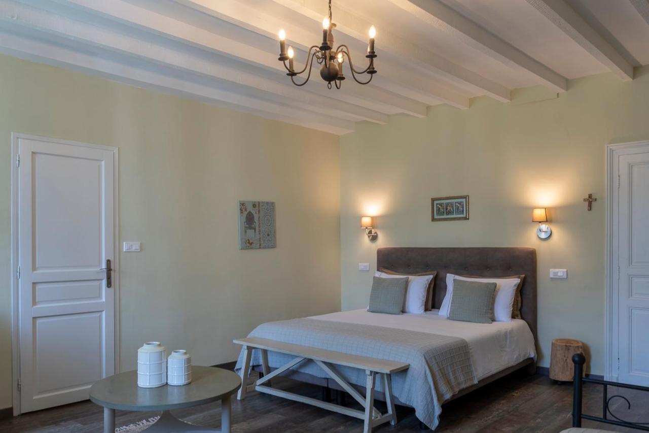 Bed and Breakfast Le Chemin Challignac Esterno foto