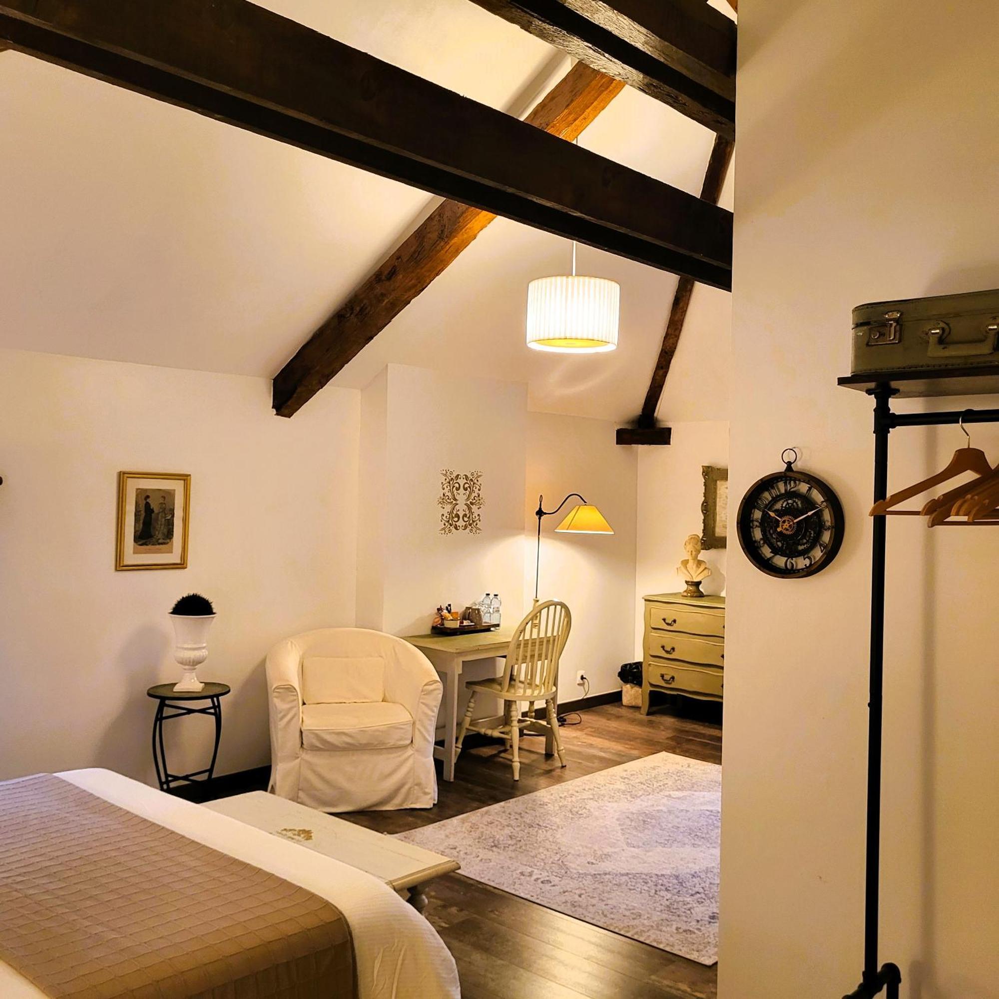 Bed and Breakfast Le Chemin Challignac Esterno foto