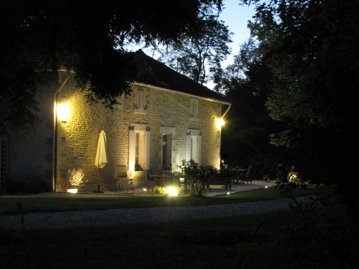 Bed and Breakfast Le Chemin Challignac Esterno foto